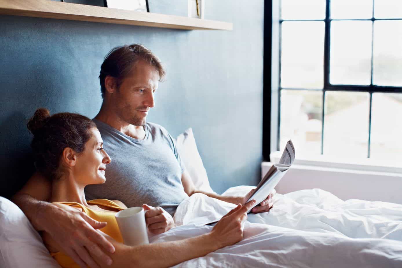 Dekorativa bilder Halsont på morgonen